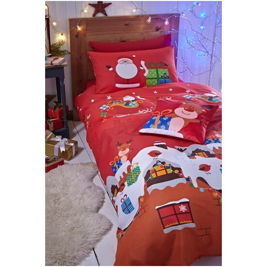 Catherine Lansfield Red Santa's Christmas Presents Duvet Cover And Pillowcase Set 4 Catherine Lansfield Red Santa's Christmas Presents Duvet Cover And Pillowcase Set - Image 4