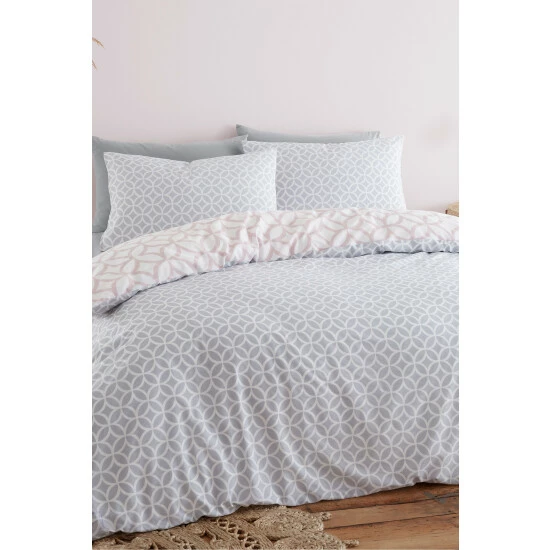 unnamed-file-145.jpg Catherine Lansfield Pink Geo Trellis Reversible Duvet Cover And Pillowcase Set -Catherine Lansfield Shop unnamed file 145
