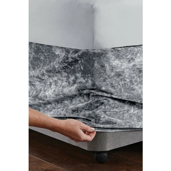 Catherine Lansfield Silver Crushed Velvet Divan Base Sheet 15 Catherine Lansfield Silver Crushed Velvet Divan Base Sheet - Image 4