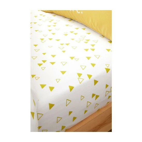 Catherine Lansfield Yellow Giraffe Fitted Sheet 3 Catherine Lansfield Yellow Giraffe Fitted Sheet - Image 3