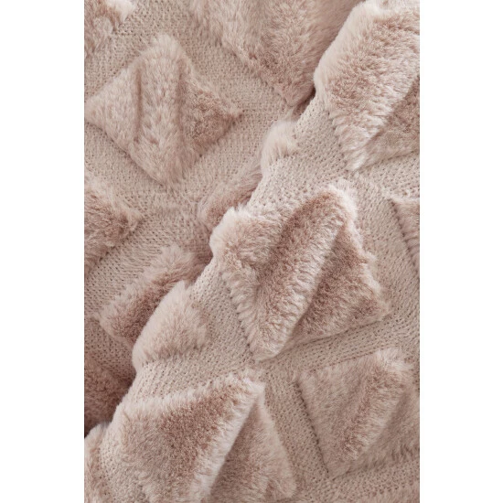 unnamed-file-2416.jpg Catherine Lansfield Pink Cosy Diamond So Soft Throw -Catherine Lansfield Shop unnamed file 2416