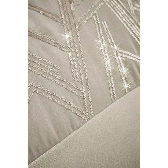 Catherine Lansfield Champagne Gold Velvet Sparkle Throw 2 Catherine Lansfield Champagne Gold Velvet Sparkle Throw - Image 2