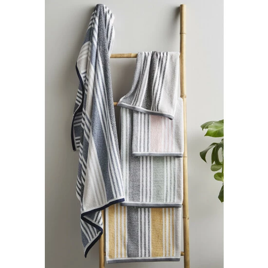 Catherine Lansfield 4 Piece Grey Towel Bale 1 Catherine Lansfield 4 Piece Grey Towel Bale