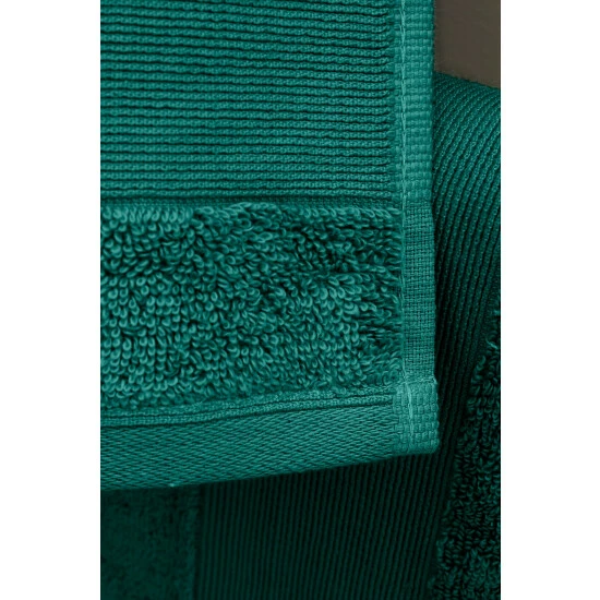 Catherine Lansfield 6 Piece Green Anti-Bacterial Cotton Towel Bale 3 Catherine Lansfield 6 Piece Green Anti-Bacterial Cotton Towel Bale - Image 3