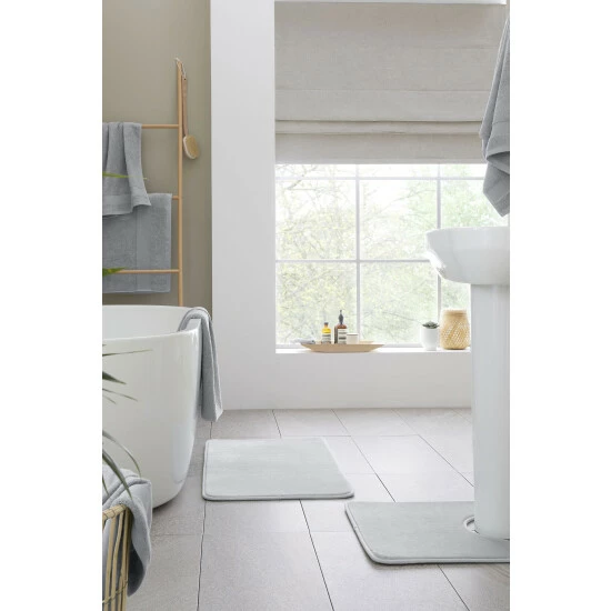 Catherine Lansfield 6 Piece Silver Anti-Bacterial Cotton Towel Bale 4 Catherine Lansfield 6 Piece Silver Anti-Bacterial Cotton Towel Bale - Image 4