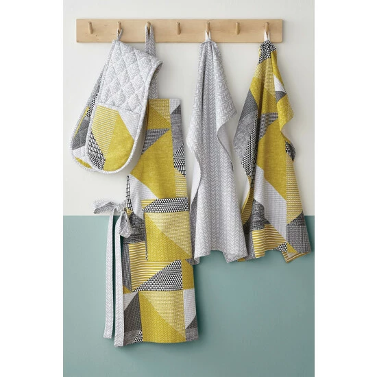Catherine Lansfield Yellow Larsson Geo Apron 3 Catherine Lansfield Yellow Larsson Geo Apron - Image 3