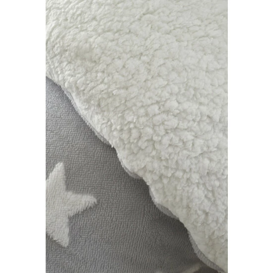 Catherine Lansfield Grey Cosy Up Tufted Fleece Duvet Cover And Pillowcase Set 4 Catherine Lansfield Grey Cosy Up Tufted Fleece Duvet Cover And Pillowcase Set - Image 4